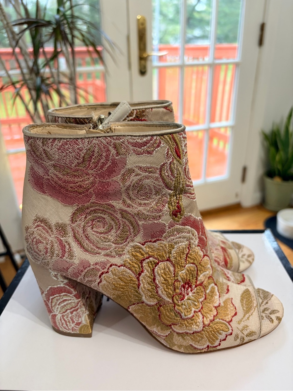 Nine West Floral Embroidered Brocade Peep Toe Ankle Boots 7.5